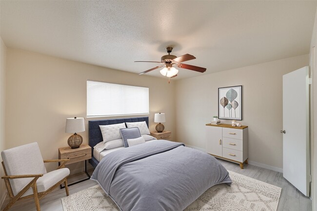 property at 1521 Sherwood Forest St