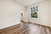 1513 SW Columbia St in Portland, OR - Foto de edificio - Building Photo