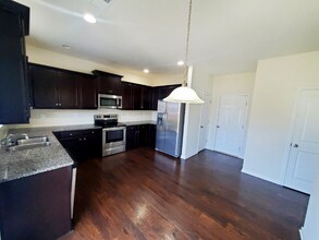 814 Hillsdale Ave in Lyman, SC - Foto de edificio - Building Photo