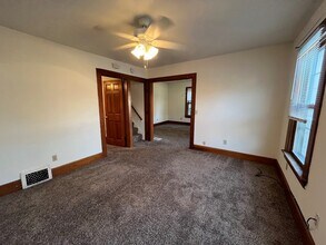 917 E Johnson St in Madison, WI - Foto de edificio - Building Photo