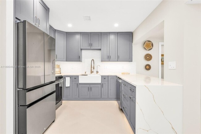 1410 Mayo St in Hollywood, FL - Building Photo - Building Photo