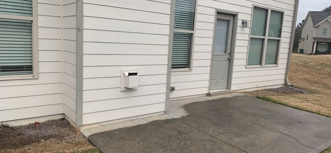 2491 Overlook Ave in Lithonia, GA - Building Photo - Building Photo