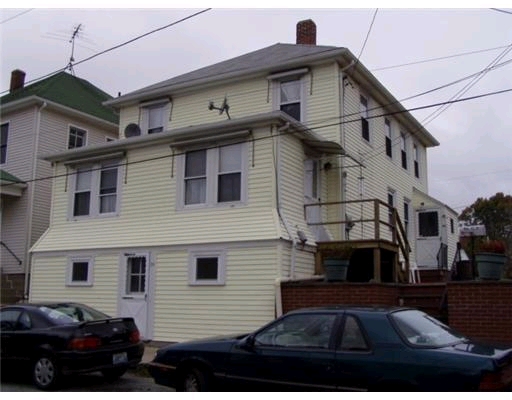 26 King St in North Providence, RI - Foto de edificio