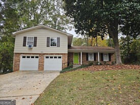 124 Azalea Dr