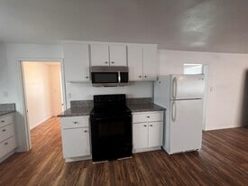 2210 Bush St in Needles, CA - Building Photo