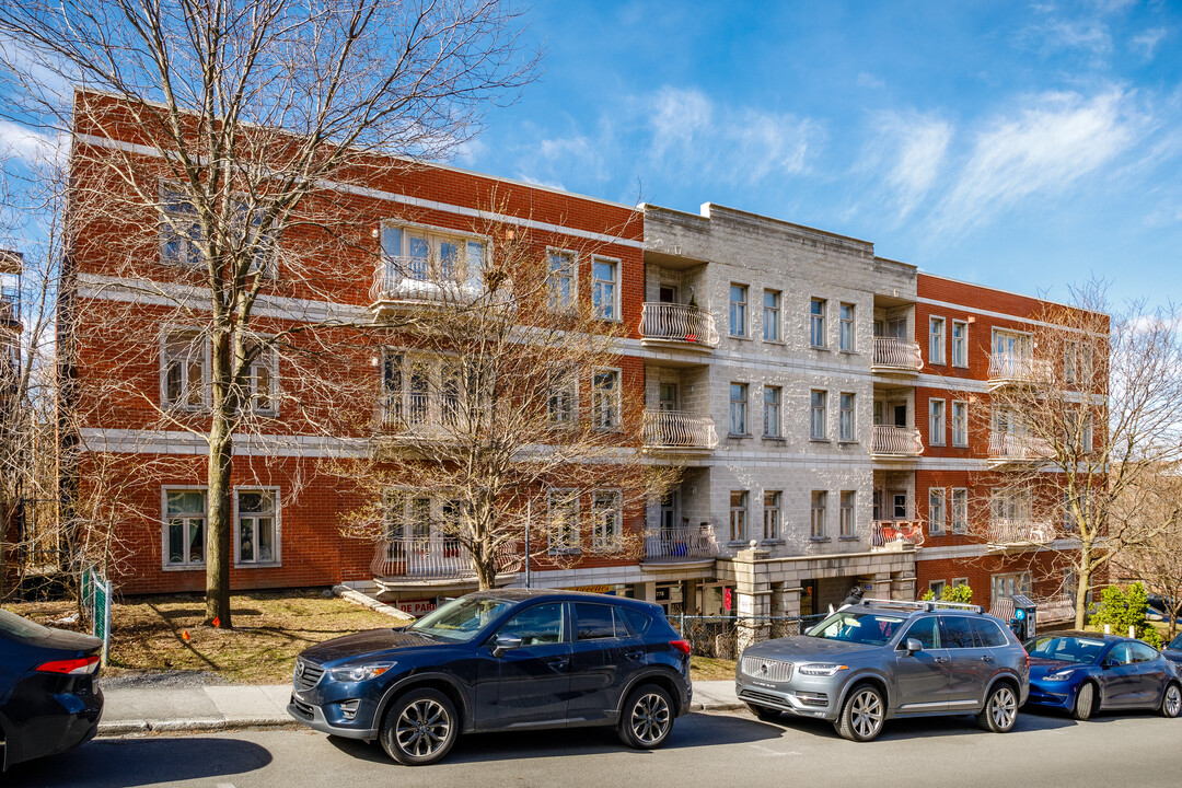 5780 Decelles Av in Montréal, QC - Building Photo