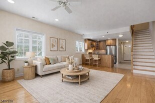 453 Springfield Ave in Berkeley Heights, NJ - Building Photo