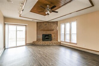 2425 E Hills Dr in Moore, OK - Building Photo - Building Photo