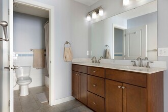 525 Tenth Dinkytown Apartments Student Rental in Minneapolis, MN - Building Photo - Building Photo