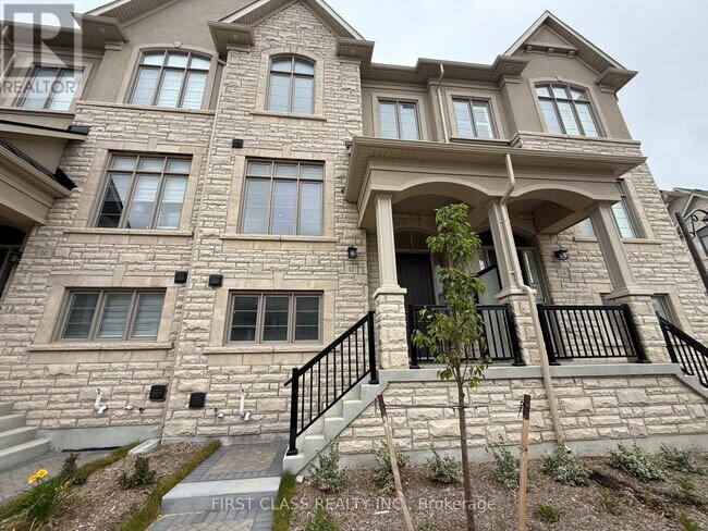 property at 12 Abbeyhill Ln
