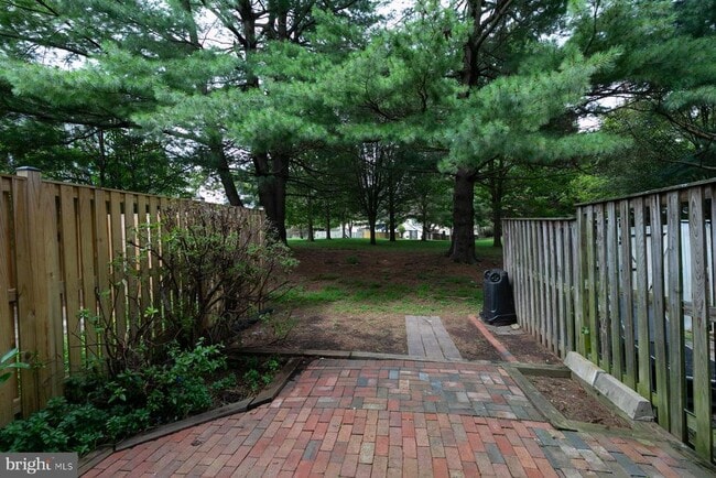 1627 Purple Sage Dr in Reston, VA - Building Photo - Building Photo