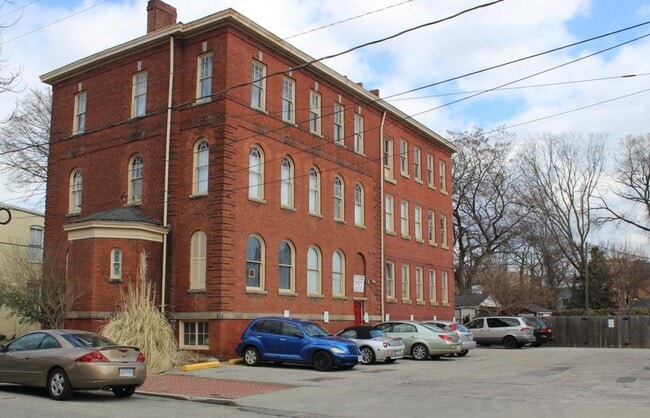 property at 107 N Morris St