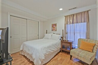 5924 Mayflower Ct, Unit On Mayflower FURNISHED in Alexandria, VA - Building Photo - Building Photo