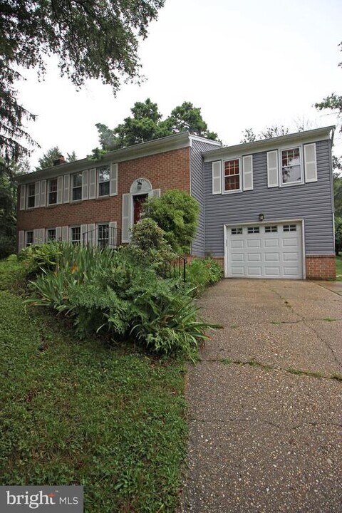 5021 Hayload Ct in Columbia, MD - Building Photo