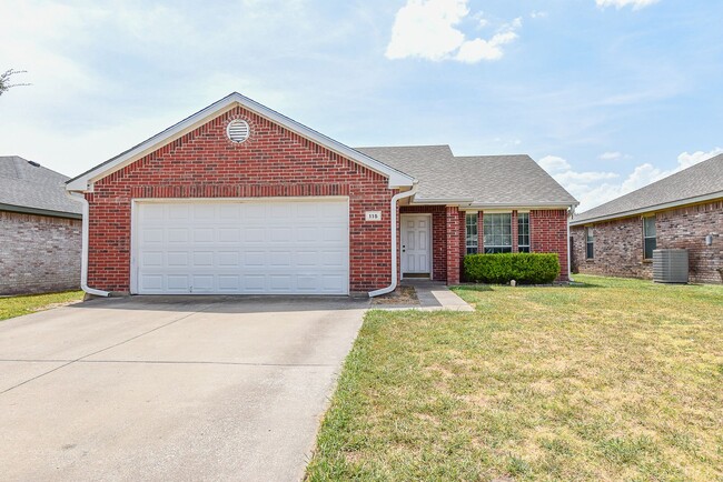 115 Red Cloud Dr in Greenville, TX - Building Photo - Building Photo