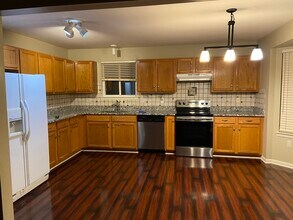 1992 Hartshorn Ave in Troy, MI - Building Photo - Building Photo