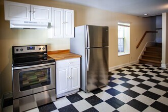 700 N Greensboro St in Carrboro, NC - Building Photo - Building Photo