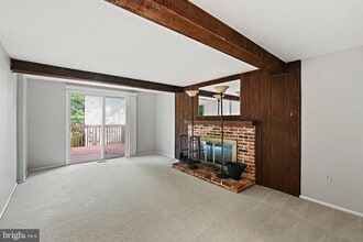 5847 New England Woods Dr in Burke, VA - Building Photo - Building Photo