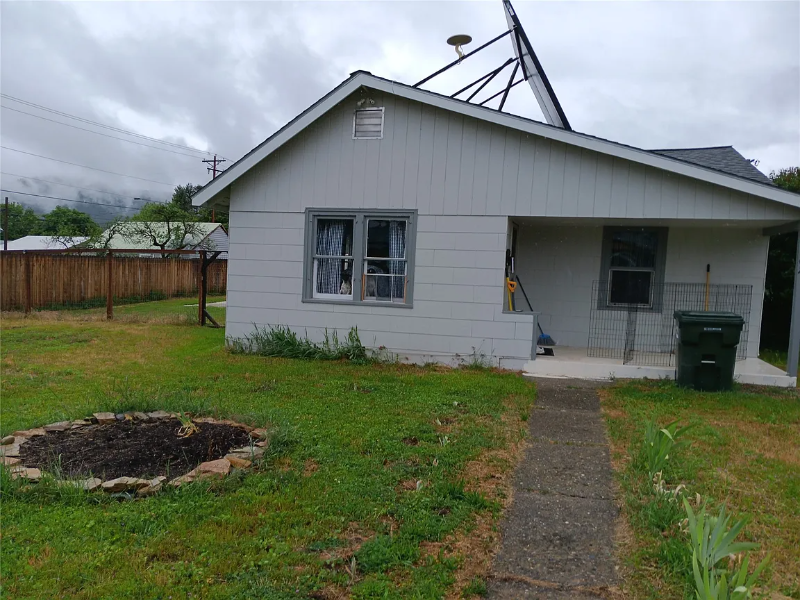 807 Wisconsin Ave in Libby, MT - Building Photo