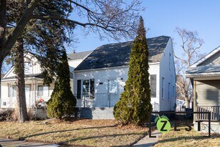 128 W Muir Ave in Hazel Park, MI - Building Photo