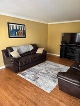221 Springmeadow Dr in Holbrook, NY - Building Photo - Building Photo