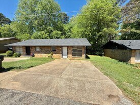 2916 Bernice Dr in Longview, TX - Building Photo