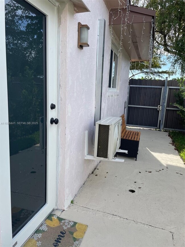 property at 14121 Kendale Lakes Blvd