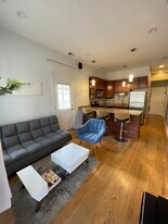 2025 W Erie St, Unit 1R in Chicago, IL - Building Photo