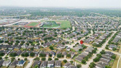 10003 Lynette Falls Dr in Houston, TX - Building Photo - Building Photo