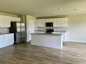 8768 Palmetto Dr in Ocean Springs, MS - Building Photo - Building Photo