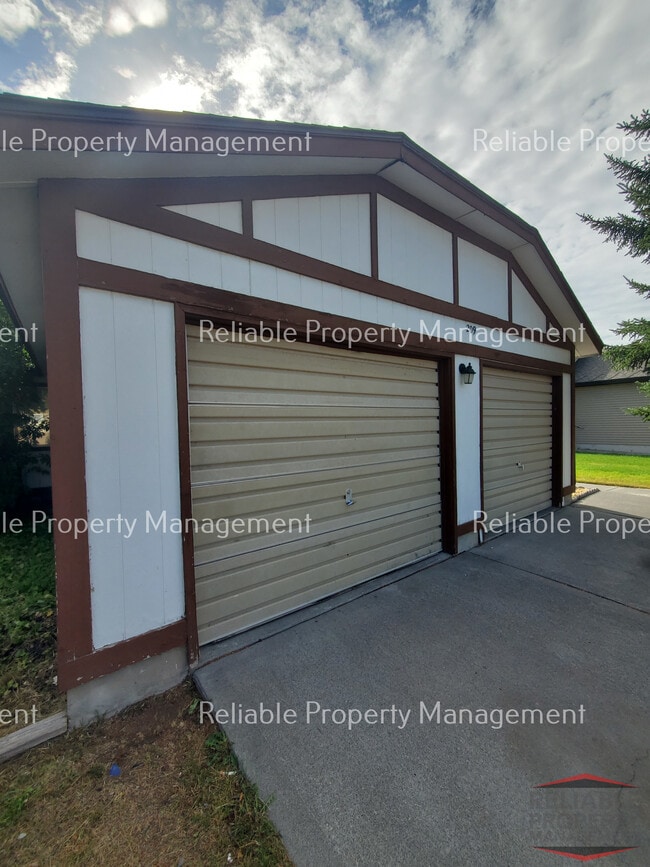 209 S Adam Ln in Idaho Falls, ID - Building Photo - Building Photo