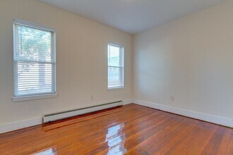 32 Elmhurst St, Unit 2 in Boston, MA - Building Photo - Building Photo