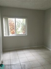 11601 Royal Palm Blvd in Coral Springs, FL - Foto de edificio - Building Photo