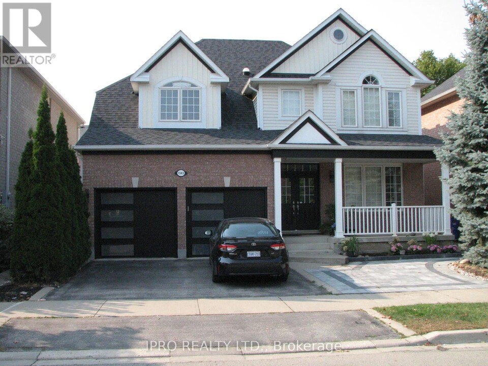 1343 Marshall Crescent in Milton, ON - Building Photo