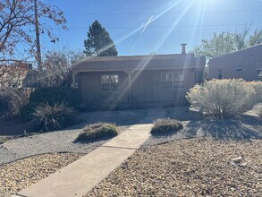 1142 Vassar Dr NE in Albuquerque, NM - Building Photo - Building Photo