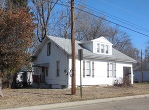 501 N Hesperia St in Collinsville, IL - Building Photo - Building Photo