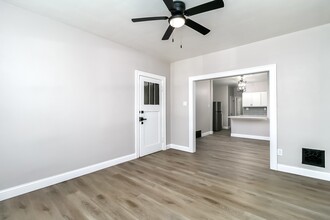 4622 Shenandoah Ave in St. Louis, MO - Building Photo - Interior Photo