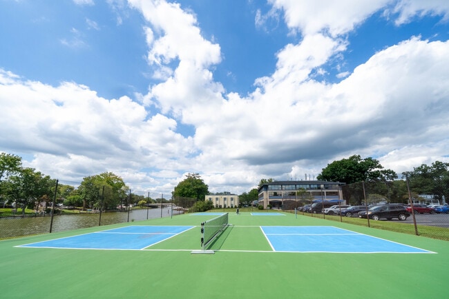 Harborside Village Apartments