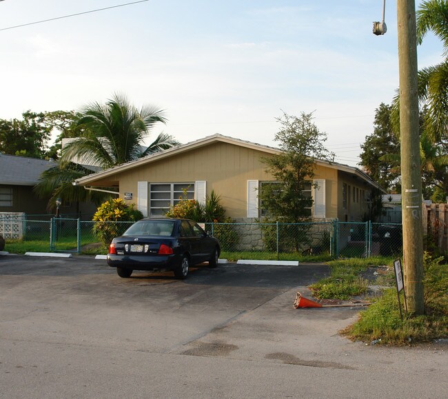 716 SE 18th St in Fort Lauderdale, FL - Foto de edificio - Building Photo