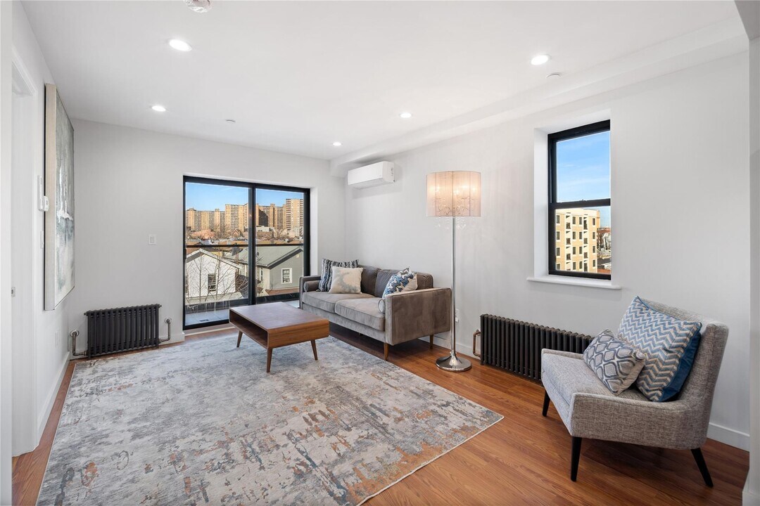 3031 Brighton 5th St in Brooklyn, NY - Building Photo
