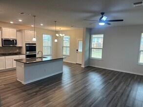 6149 Lavaca Dr in Belton, TX - Foto de edificio - Building Photo