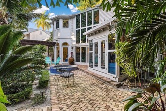 3644 St Gaudens Rd in Miami, FL - Foto de edificio - Building Photo