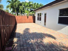 2274 NE 3rd Ct in Homestead, FL - Building Photo - Building Photo