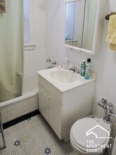 514 W Cornelia Ave, Unit 204 in Chicago, IL - Building Photo - Building Photo