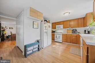 213 Greenfield Ave in Ardmore, PA - Building Photo - Building Photo