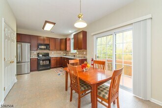36 Winding Hill Dr in Hackettstown, NJ - Building Photo - Building Photo