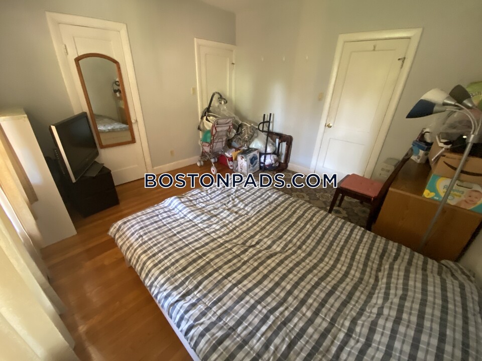 25 Harris Ave-Unit -1 in Wellesley, MA - Building Photo