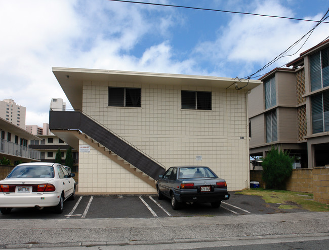 2611 Kaaha St in Honolulu, HI - Building Photo - Building Photo