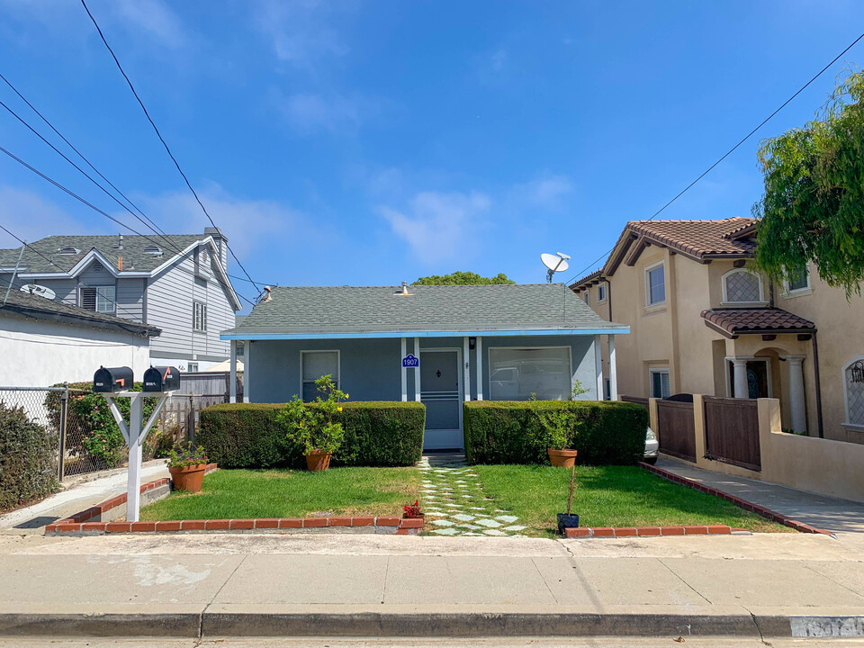 1907 Nelson Ave in Redondo Beach, CA - Building Photo