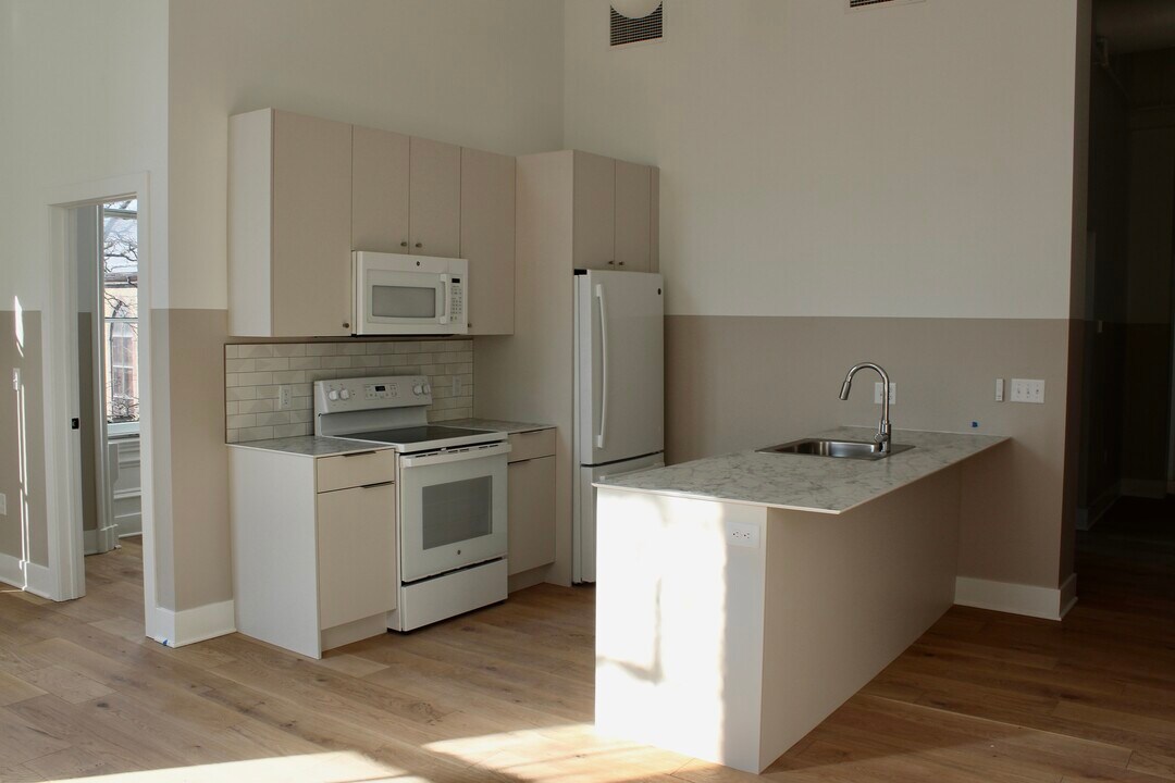 30 W Broad St in Rochester, NY - Building Photo